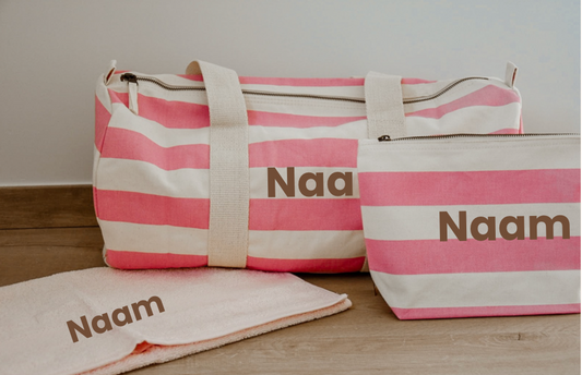 Logeertas + toilettas + bijpassende handdoek - roze
